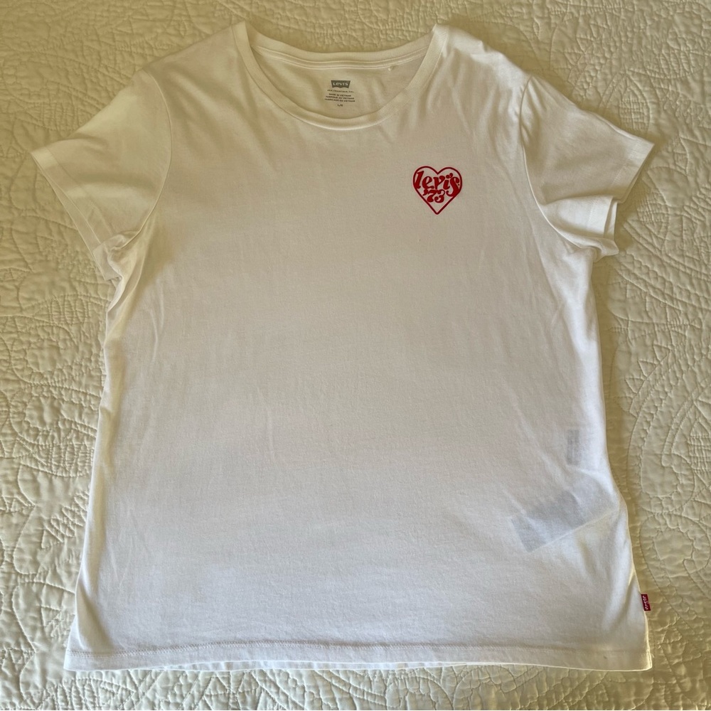 Levi's Heart white t shirt